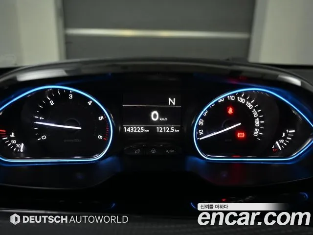 Peugeot 2008 2015 thumb 8