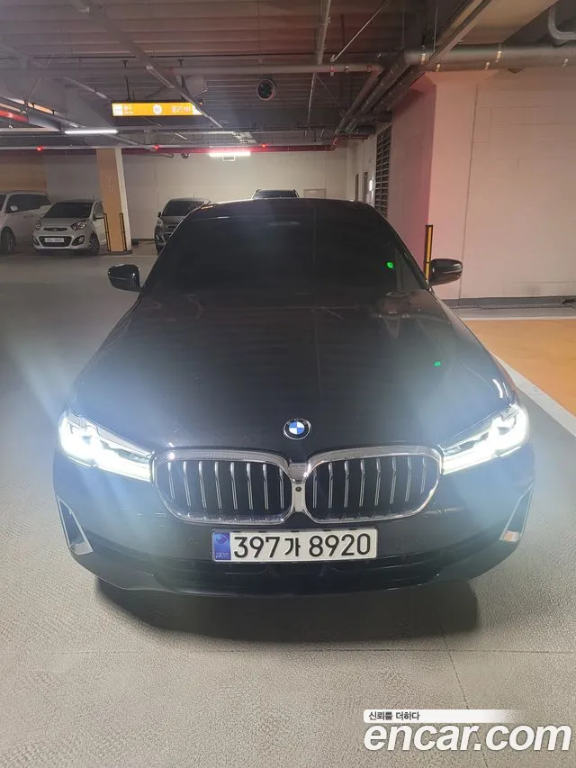 BMW 5-Series 2021 thumb 3