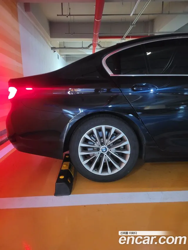 BMW 5-Series 2021 thumb 5