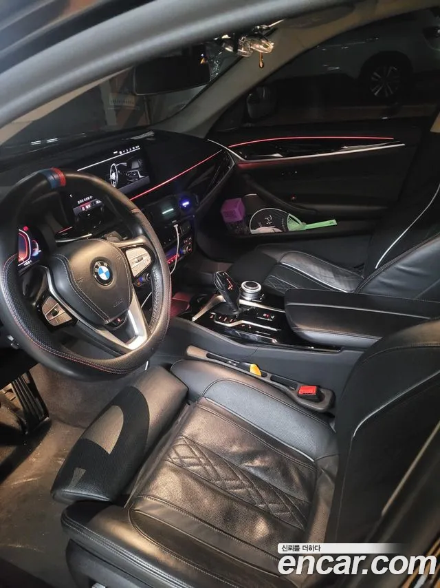 BMW 5-Series 2021 thumb 11
