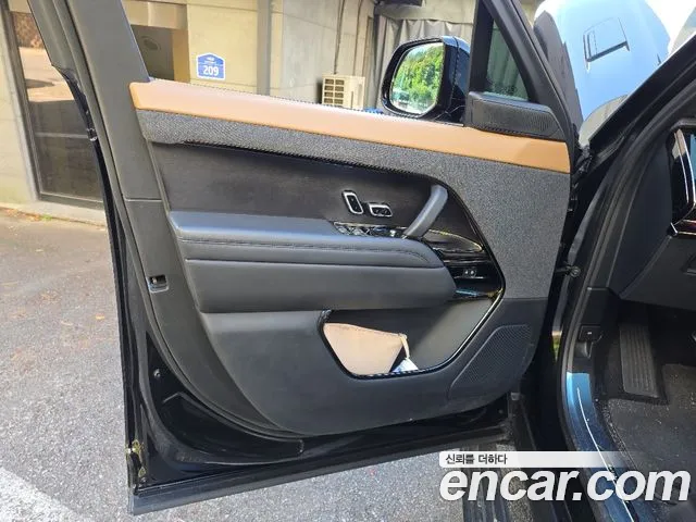 Land Rover Range Rover Sport 2024 thumb 10