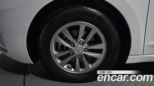 Hyundai Avante 2019 thumb 5