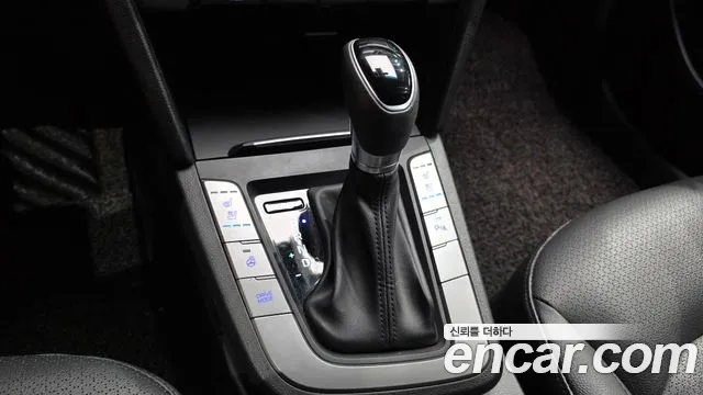 Hyundai Avante 2017 thumb 9