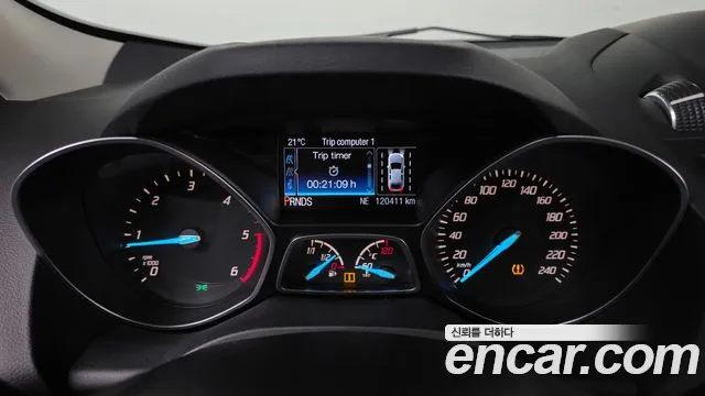 Ford Kuga 2016 thumb 8