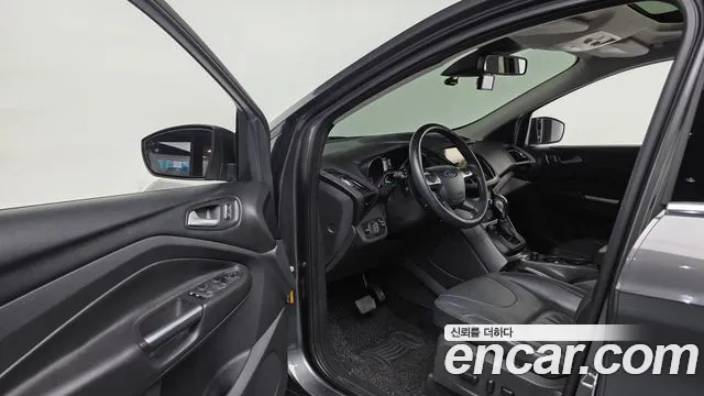 Ford Kuga 2016 thumb 10