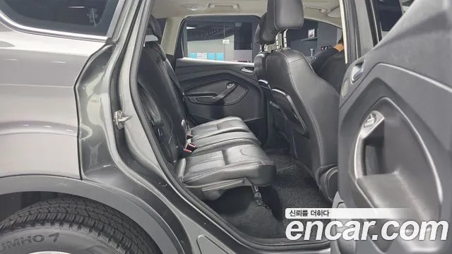 Ford Kuga 2016 thumb 11