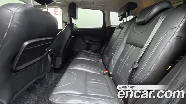 Ford Kuga 2016 thumb 12