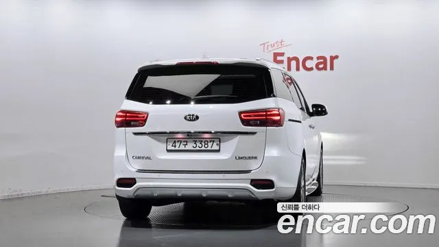 Kia Carnival 2018 thumb 4