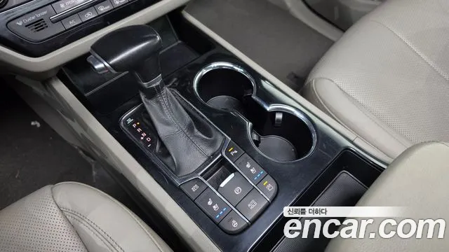 Kia Carnival 2018 thumb 9