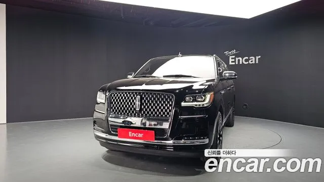 Lincoln Navigator 2022 thumb 3