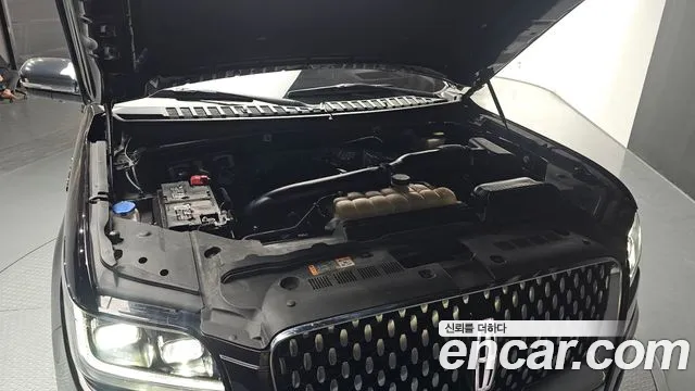 Lincoln Navigator 2022 thumb 6