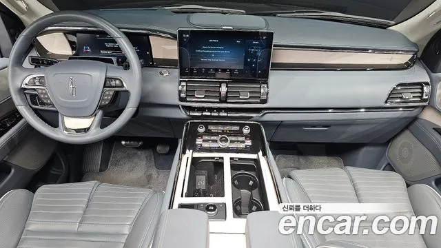 Lincoln Navigator 2022 thumb 7