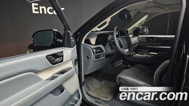 Lincoln Navigator 2022 thumb 10
