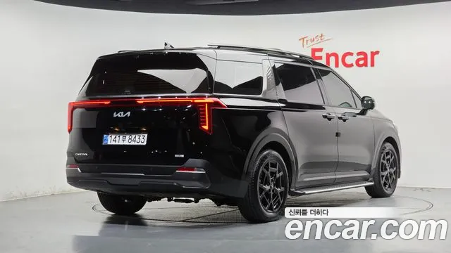 Kia Carnival 2024 thumb 2