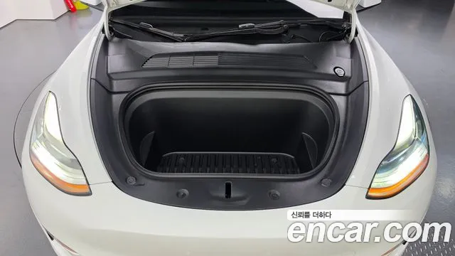 Tesla Model Y 2021 thumb 5