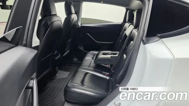 Tesla Model Y 2021 thumb 10