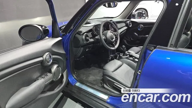 MINI Hatch 2021 thumb 10