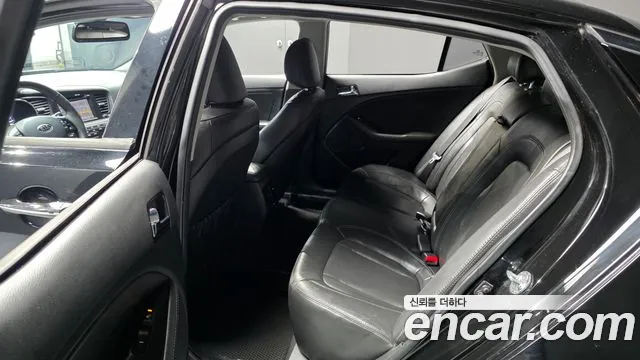 Kia K5 2011 thumb 11