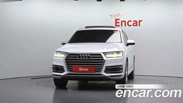 Audi Q7 2019 thumb 3