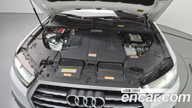 Audi Q7 2019 thumb 6