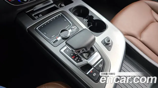 Audi Q7 2019 thumb 9