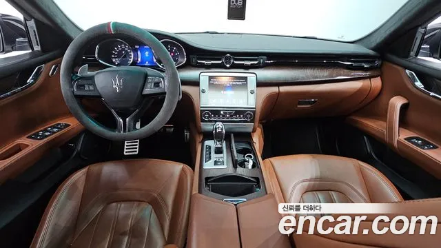 Maserati Quattroporte 2016 thumb 6