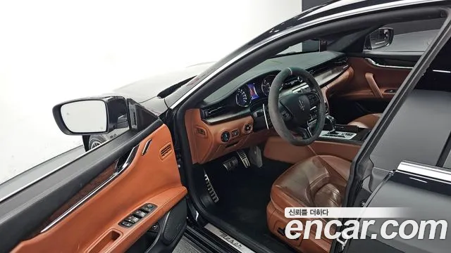 Maserati Quattroporte 2016 thumb 9
