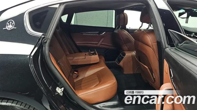 Maserati Quattroporte 2016 thumb 10