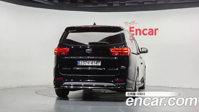 Kia Carnival 2019 thumb 4