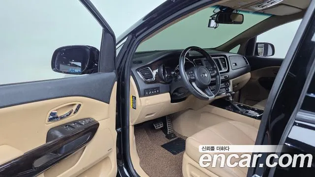 Kia Carnival 2019 thumb 10