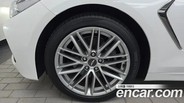 Genesis G70 2019 thumb 5