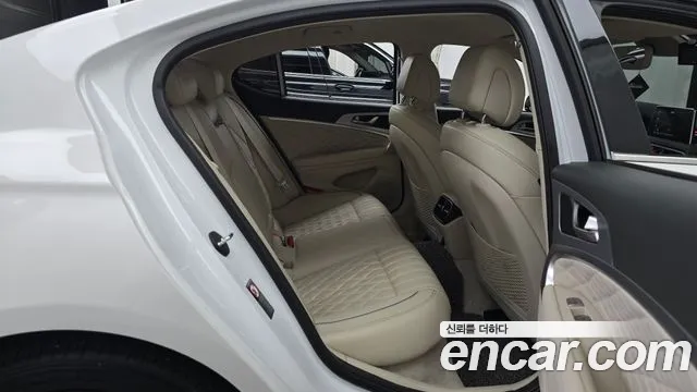 Genesis G70 2019 thumb 11