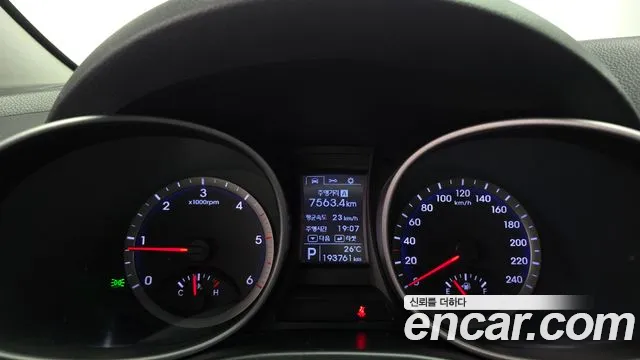 Hyundai Santa Fe 2014 thumb 8