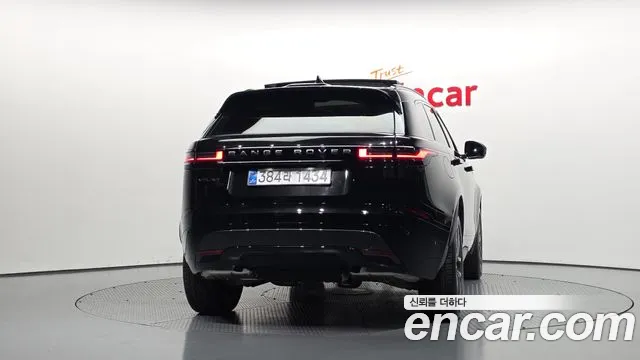 Land Rover Range Rover Velar 2026 thumb 4