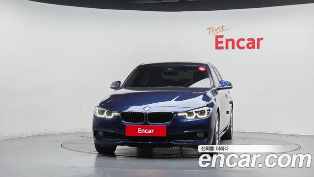 BMW 3-Series 2018 thumb 3
