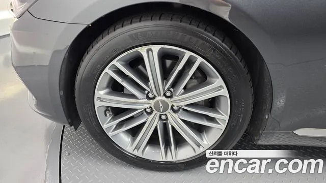 Genesis G80 2018 thumb 5