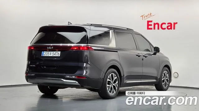 Kia Carnival 2023 thumb 2