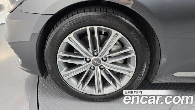 Genesis G80 2017 thumb 5