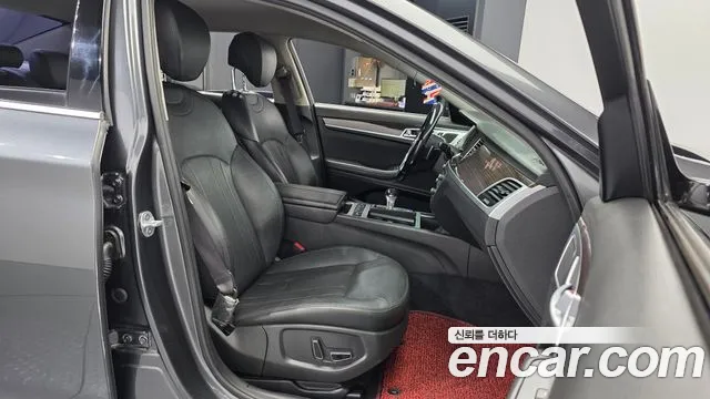 Genesis G80 2017 thumb 11