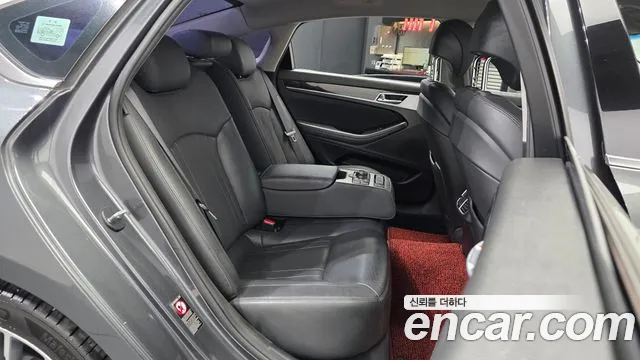 Genesis G80 2017 thumb 12