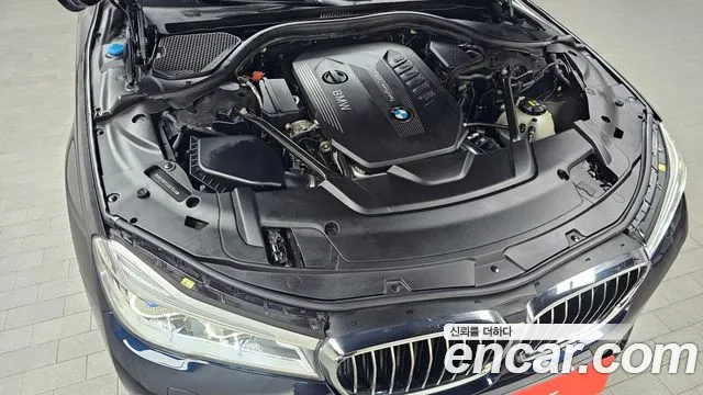 BMW 7-Series 2017 thumb 5