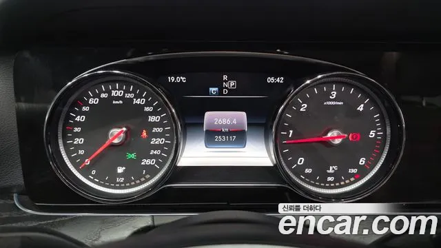 Mercedes-Benz E-Класс 2018 thumb 8