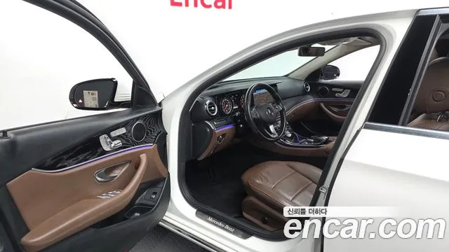 Mercedes-Benz E-Класс 2018 thumb 10