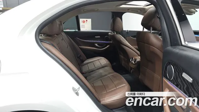 Mercedes-Benz E-Класс 2018 thumb 12