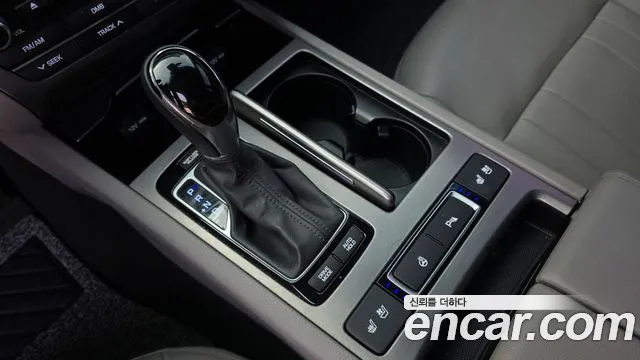 Hyundai Genesis 2015 thumb 9
