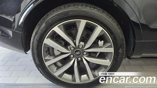 Land Rover Discovery 2022 thumb 5