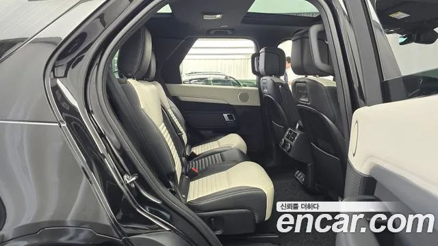 Land Rover Discovery 2022 thumb 11