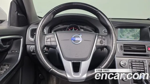 Volvo V60 2014 thumb 12
