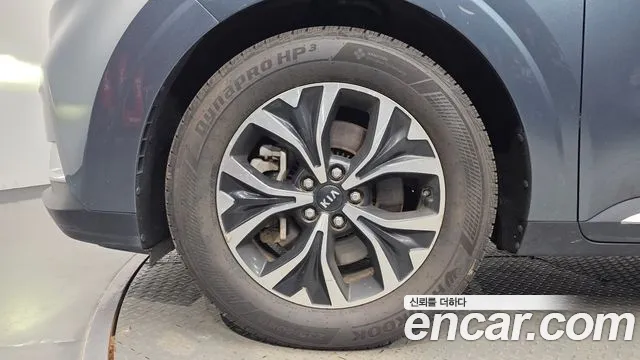Kia Carnival 2021 thumb 5