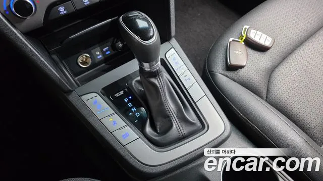 Hyundai Avante 2017 thumb 9